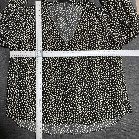 ACOA Black Button Up V-Neck Blouse Sz Large Leopard Print Pattern Poet Sleeves - Picture 8 of 9